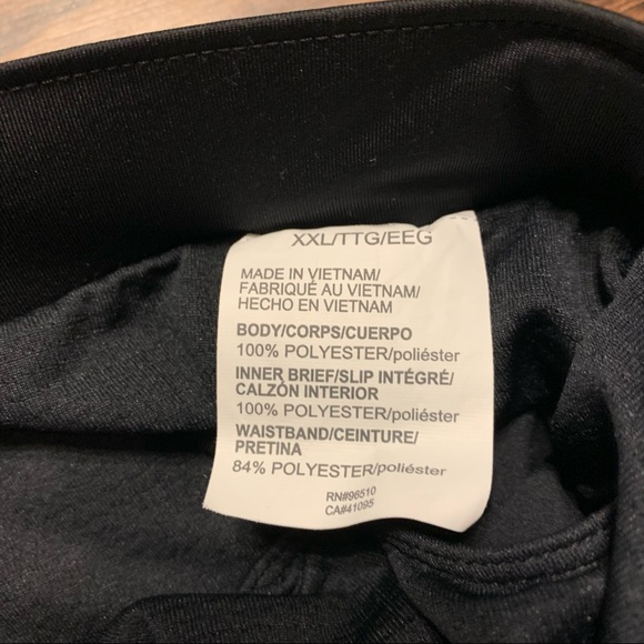 Under Armour Women's XXL Loose Heat Gear Running Shorts - Picture 5 of 5